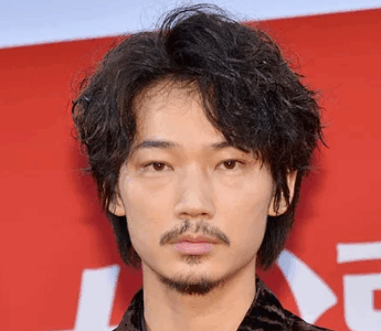 綾野剛実家金持ち説の真相と家族構成を徹底解説